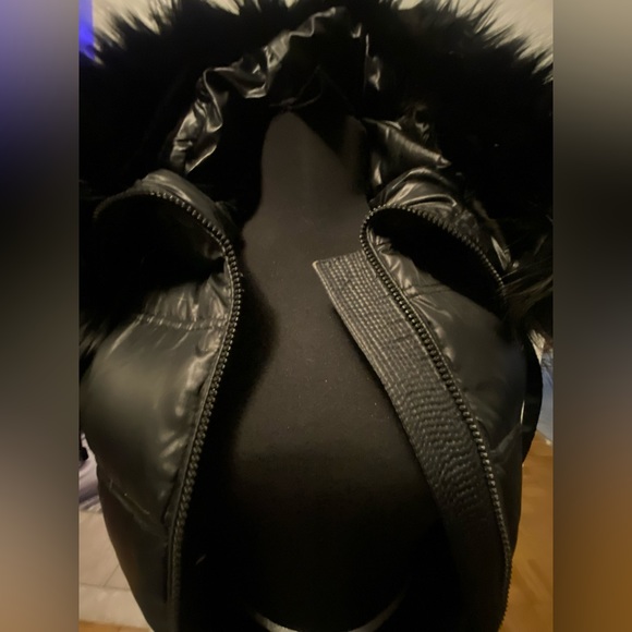 Vest - Picture 2 of 2